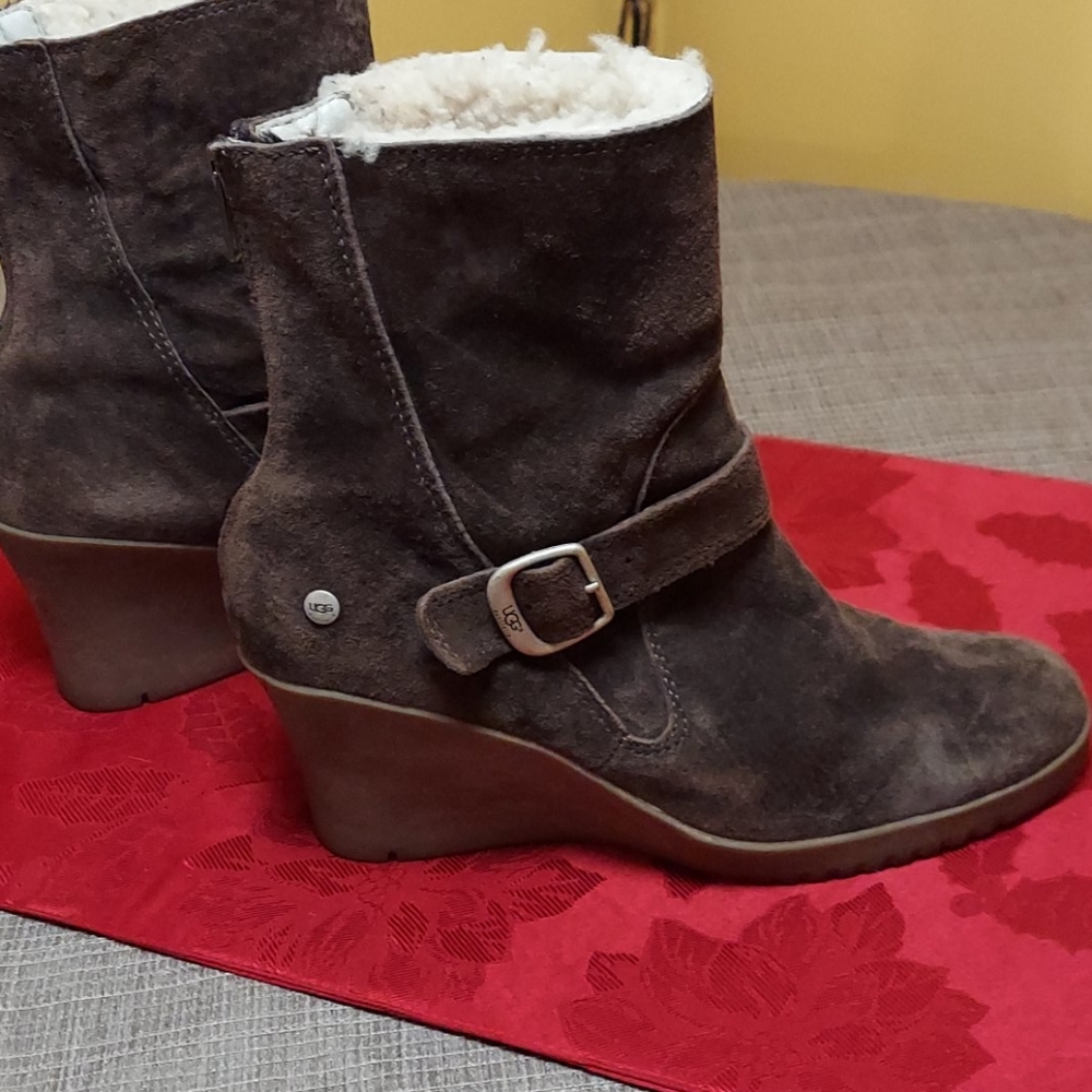 Boots - Picture 4 of 9